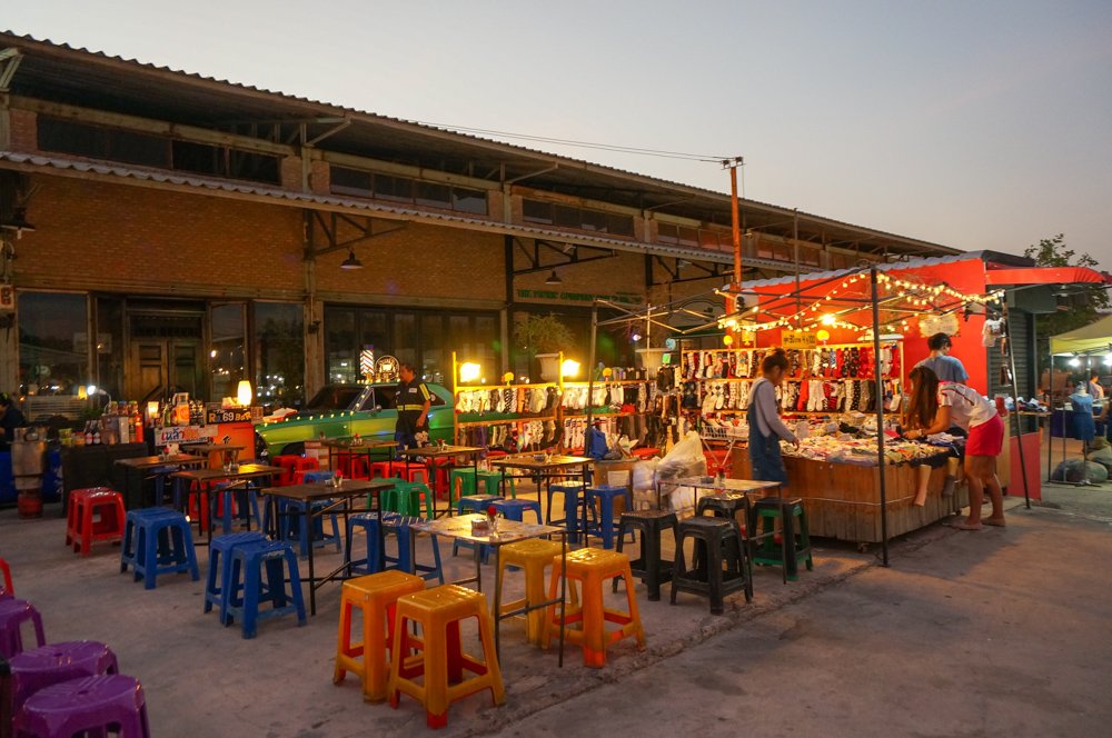 曼谷夜市, 曼谷美食, 泰國自由行, 曼谷自由行, 曼谷景點, 曼谷必去, 火車夜市, 席琳卡娜火車夜市