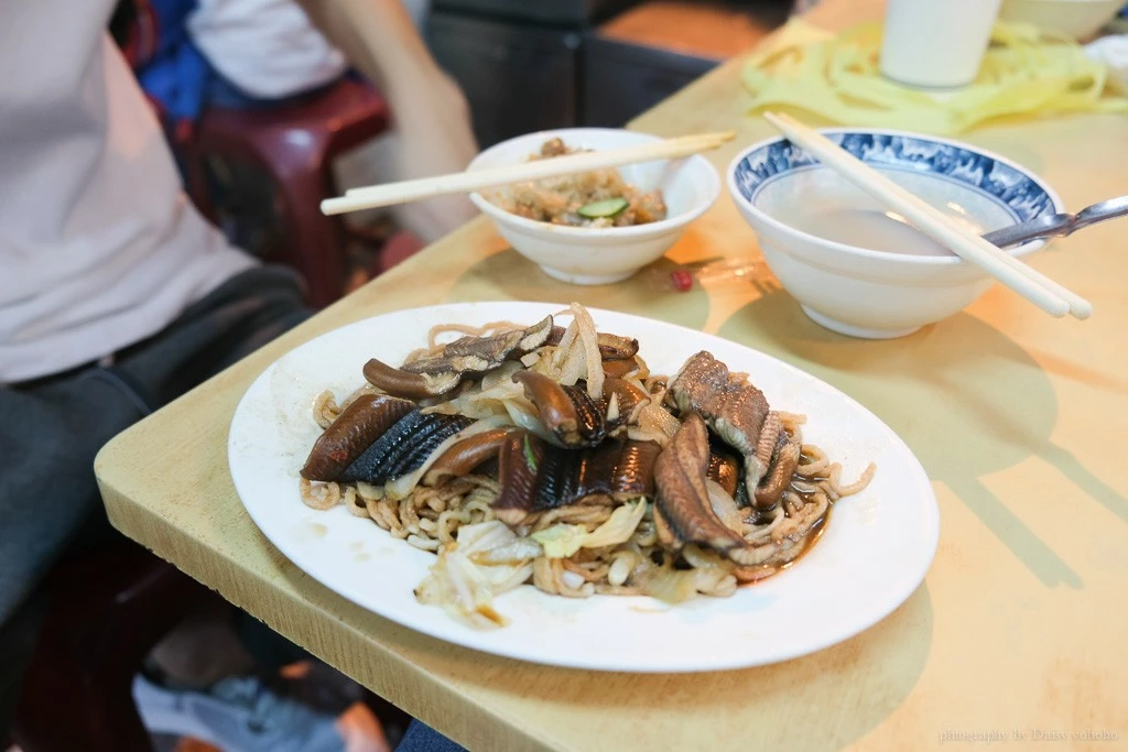 台南鱔魚意麵，大火快炒的鑊氣，羹湯的酸甜滋味，一口接一口的府城美食！