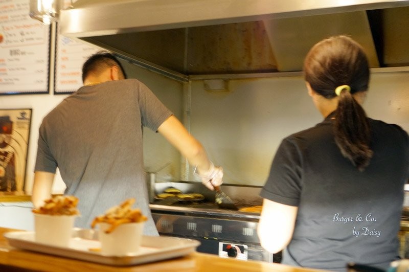 Burger &CO, 鬍子漢堡, 信義安和站, 台北美食, 台北漢堡, 台北美式餐廳, 大安區美食 Burger &CO, 鬍子漢堡, 信義安和站, 台北美食, 台北漢堡, 台北美式餐廳, 大安區美食
