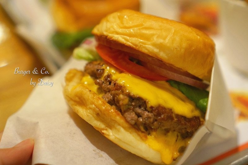 Burger &CO, 鬍子漢堡, 信義安和站, 台北美食, 台北漢堡, 台北美式餐廳, 大安區美食 Burger &CO, 鬍子漢堡, 信義安和站, 台北美食, 台北漢堡, 台北美式餐廳, 大安區美食