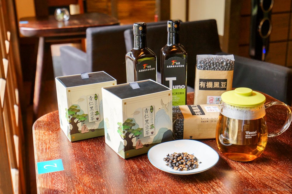 農村好物, 草嶺黃金苦茶油, 荷苞Gold蜜, 生態蘭染, 阿甘薯叔, 東港菜脯乾, 有機青仁黑豆醬油 農村好物, 草嶺黃金苦茶油, 荷苞Gold蜜, 生態蘭染, 阿甘薯叔, 東港菜脯乾, 有機青仁黑豆醬油
