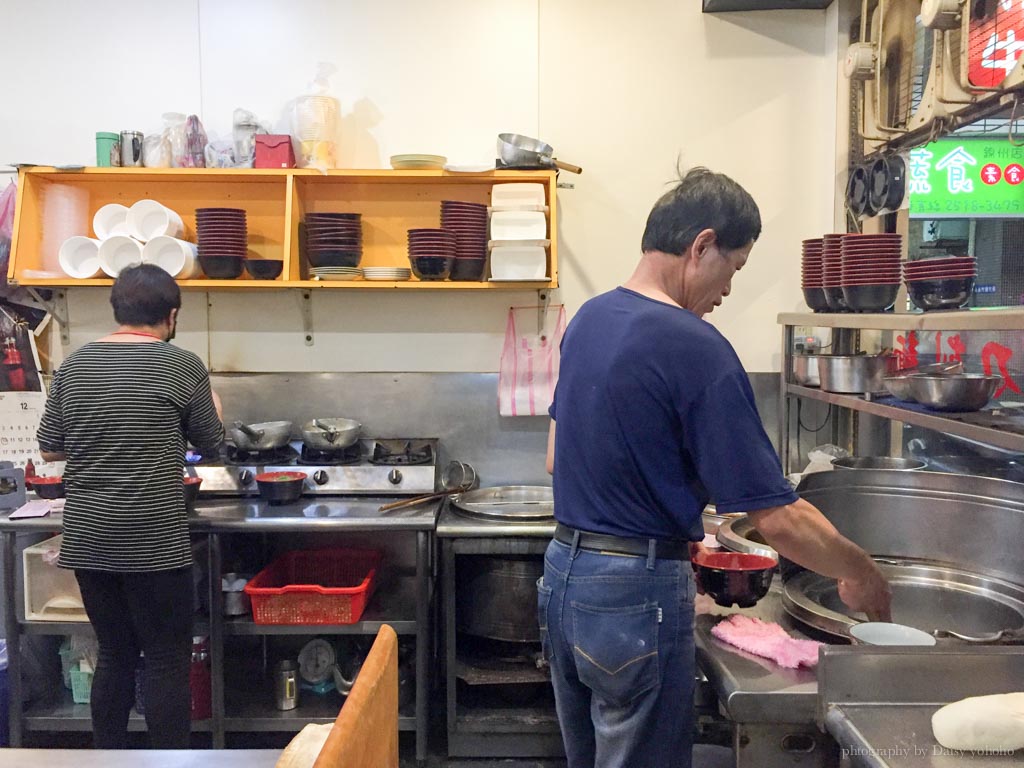 錦州街美食, 山西刀削麵, 中山國中站, 行天宮站, 番茄湯, 刀削麵, 炒飯, 台北小吃