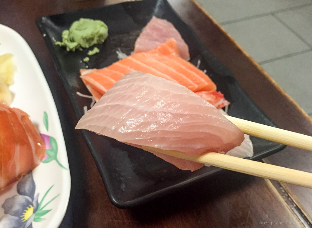 日本料理, 西門町三味食堂, 握壽司, 鮭魚握壽司, 生魚片, 平價日式料理, 西門美食, 台北美食
