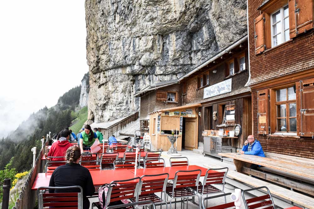懸崖餐廳, 瑞士自助, 世紀最美餐廳, 瑞士自由行, 瑞士美食, 洞穴教堂, ebenalp, Appenzell, 阿彭策健行, Berggasthaus Aescher