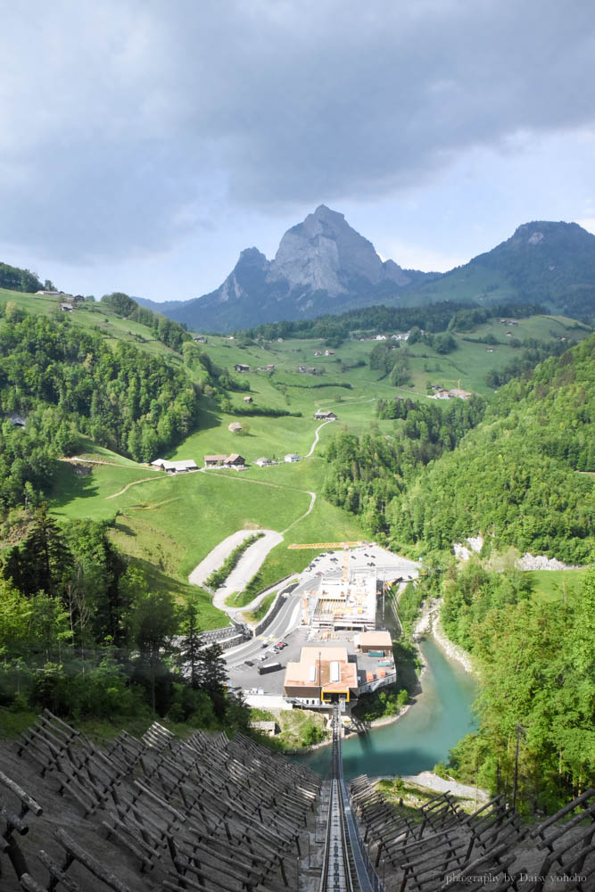Swiss Travel Pass, 瑞士免費纜車, 瑞士高山, Stoos 健行, Stoos 纜車, 世界最斜纜車, 世界最陡纜車, 瑞士自助, 瑞士自由行, Stoos Bahn, Stoos交通方式, 瑞士自助, 瑞士自由行