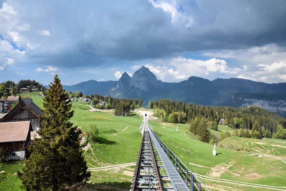 Stoos登山纜車, 世界最斜纜車, 世界最陡纜車, 瑞士纜車, 瑞士自助, 瑞士自由行, Schwyz, Stoos 交通, Swiss Pass, 瑞士火車通行證, Swiss Travel Pass, 瑞士花粉