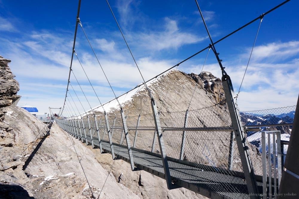 titlis, 鐵力士山, 瑞士自由行, 瑞士自助旅行, 瑞士纜車, 旋轉纜車, 英格堡, 山中湖泊, 下雪, 冰洞