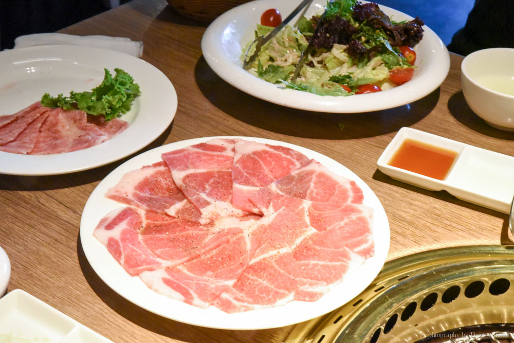 屋馬燒肉, 台中屋馬, 台中美食, 屋馬中港店, 台中新光三越屋馬, umai, 屋馬燒肉町, 台中燒肉推薦