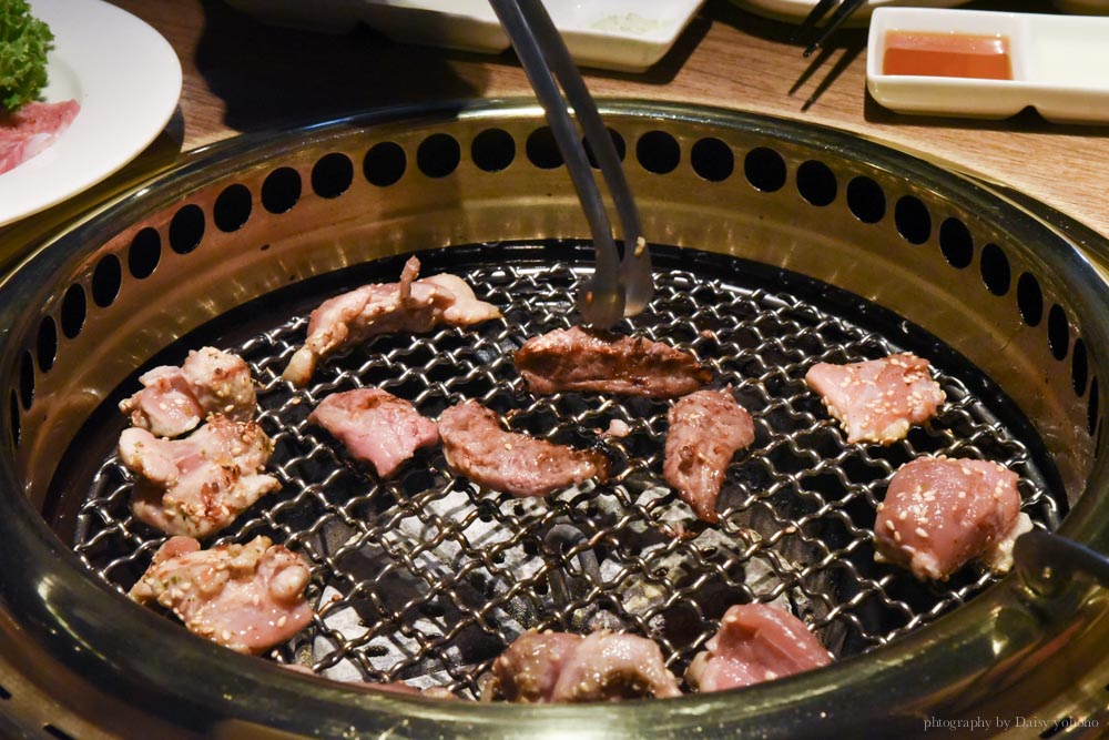 屋馬燒肉, 台中屋馬, 台中美食, 屋馬中港店, 台中新光三越屋馬, umai, 屋馬燒肉町, 台中燒肉推薦