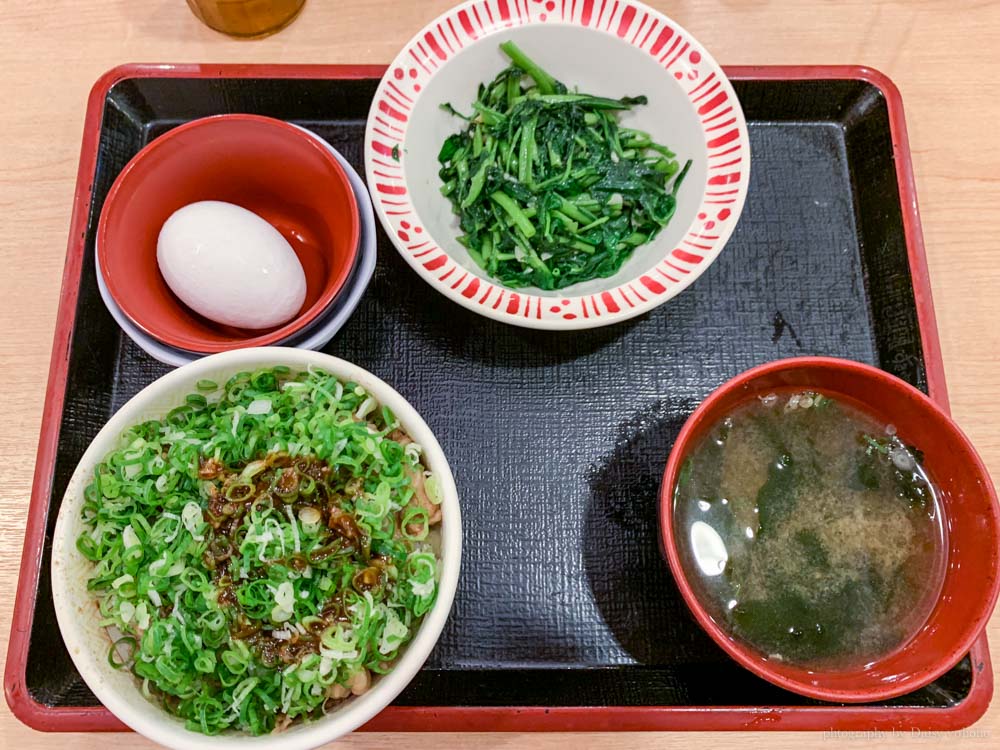 sukiya, すき家, 牛丼飯, 咖哩牛丼, 日本連鎖餐廳, 民權西路站, 民權西美食