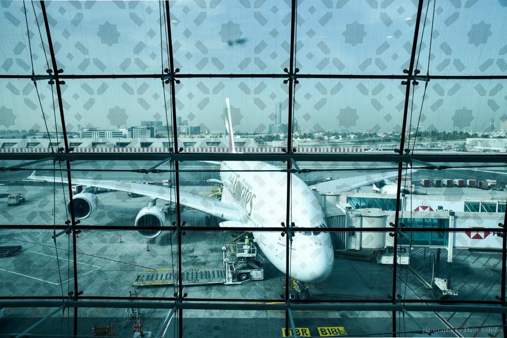 阿聯酋, 阿聯酋航空, 土豪航空, 阿聯酋特價票, EMIRATES, 瑞士蘇黎世機場, 巴黎戴高樂機場, 阿聯酋航空評價, 阿聯酋A380, 杜拜轉機