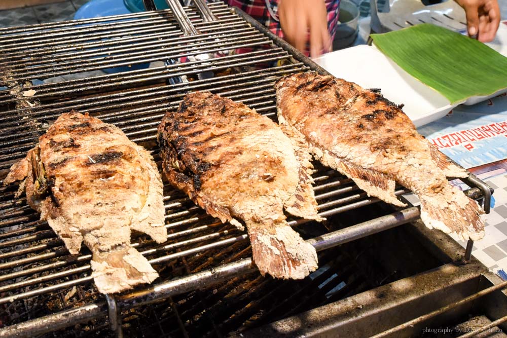 泰國美食, 泰國小吃, 泰國料理, 泰國夜市, 鹽巴烤魚