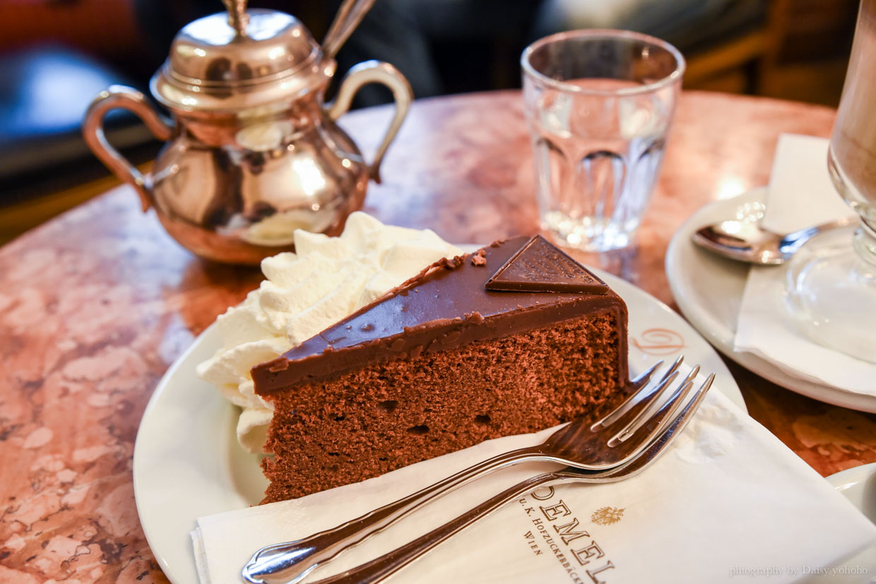 Demel Cafe, 德梅爾蛋糕店, 維也納咖啡館, 維也納美食, 維也納下午茶, 熱巧克力, 沙赫蛋糕, 沙河蛋糕