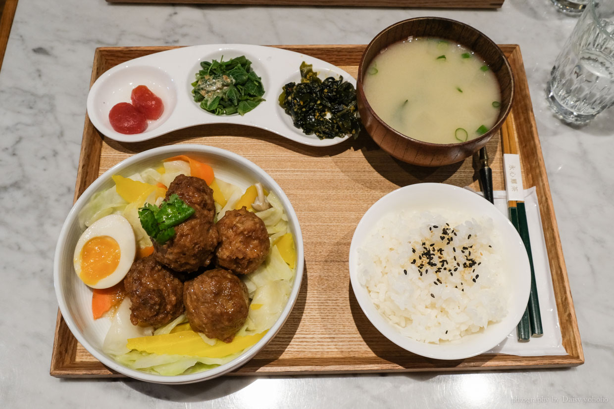 永心鳳茶, YONSHIN, 新光三越美食, 中山站美食, 新光南西店, 下午茶, 千層蛋糕, 台茶沙龍, 台茶飯館