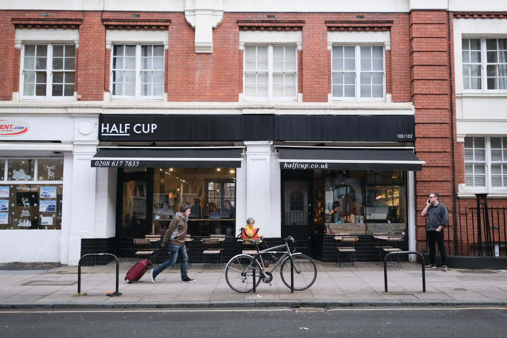 Half Cup, 英國美食, 倫敦美食, 酪梨開放三明治, 酪梨料理, 熱巧克力, 王十字車站美食, 倫敦咖啡廳