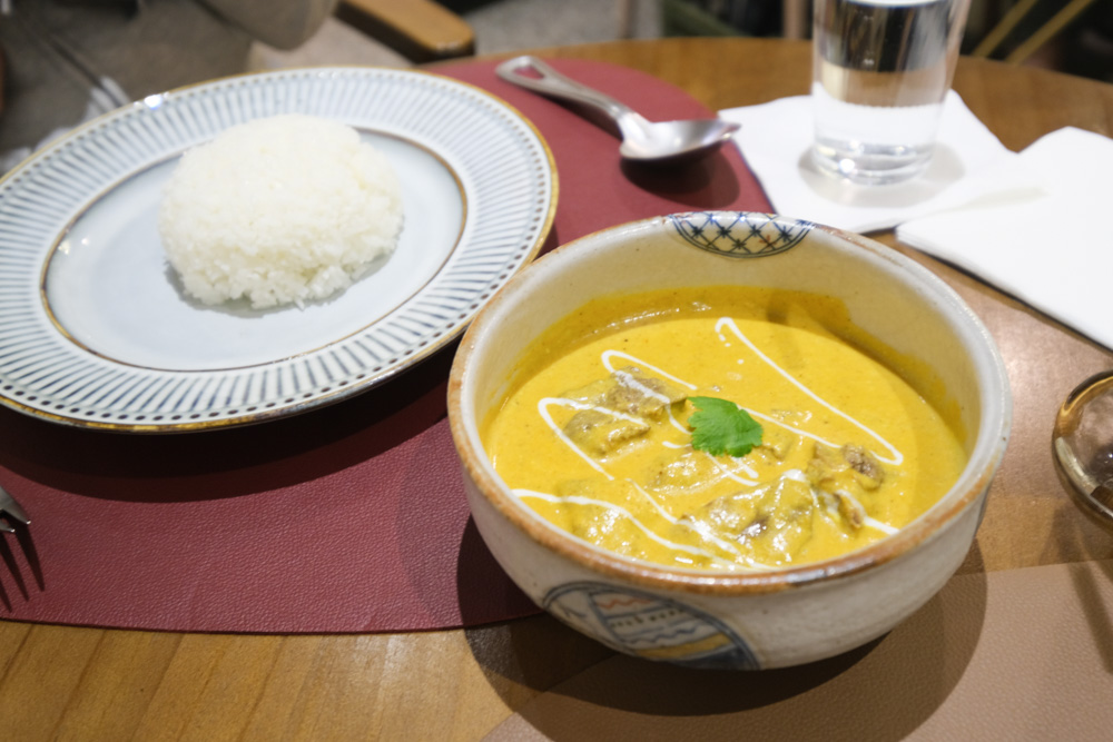 延平街》盛食咖哩店，當印度烤餅Naan遇上南洋風香料系咖哩。嘉義之光咖哩店 @嘉義+1 | 嘉義加一