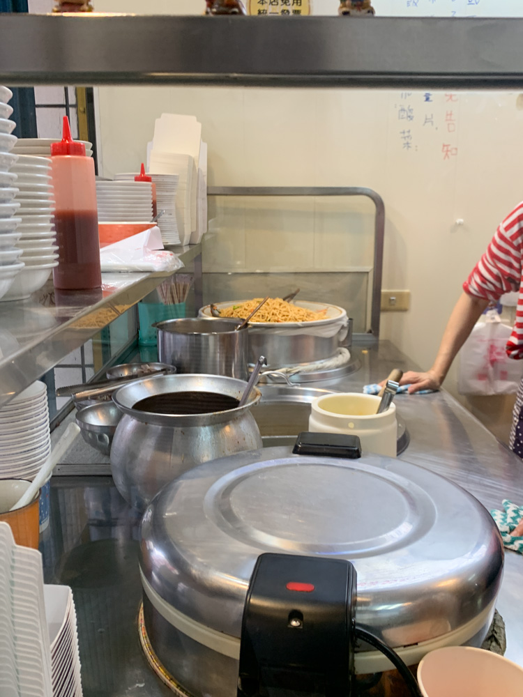 大里美食, 美滿傳統小吃 大里小吃, 大里炒麵, 大里滷肉飯