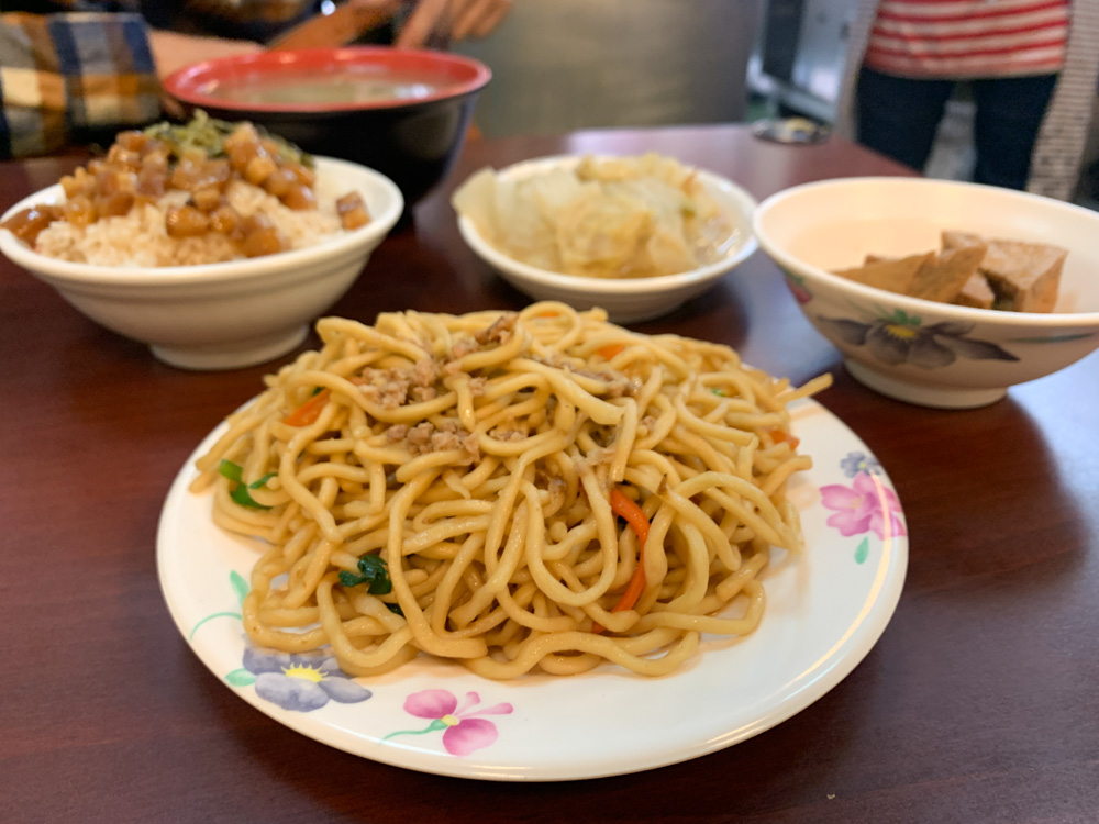 大里美食, 美滿古早味小吃, 大里小吃, 大里炒麵, 大里滷肉飯