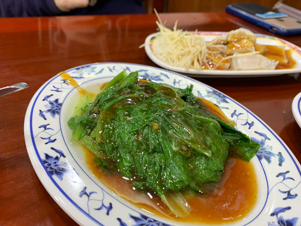 三元號滷肉飯, 三元號菜單, 圓環滷肉飯, 魚翅肉羹, 寧夏夜市, 蒜泥白肉