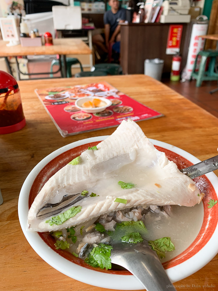 台南鹹粥, 台南在地早餐, 虱目魚肚粥, 府城美食, 古早味早餐, 台南美食