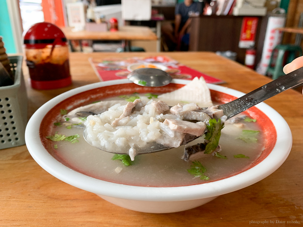 台南鹹粥, 台南在地早餐, 虱目魚肚粥, 府城美食, 古早味早餐, 台南美食