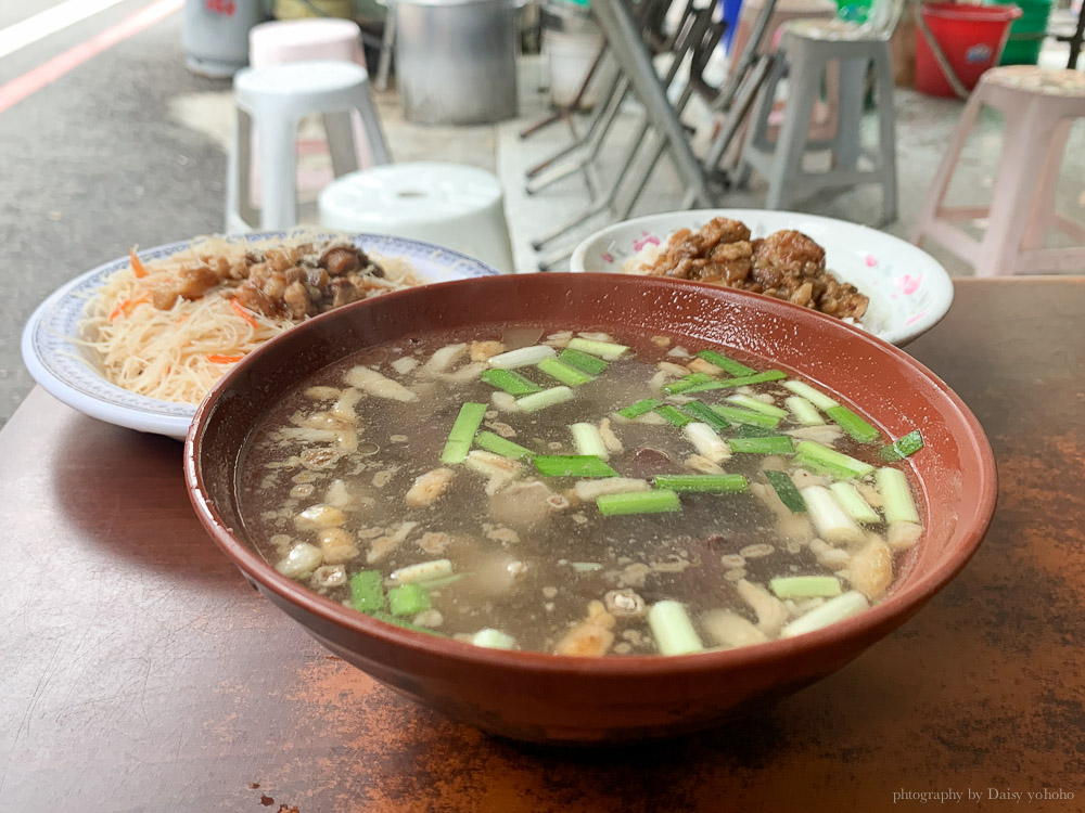 永華虱目魚粥, 魚肚粥, 豬血湯, 米粉炒, 台南早餐, 在地早餐