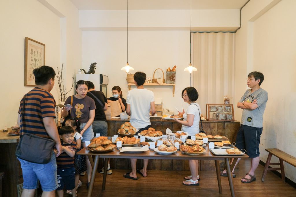 小鹿家麵包店, 安南區美食, 安南區麵包店, 台南烘培坊推薦, 台南可頌, 檸檬可頌, 甜甜圈