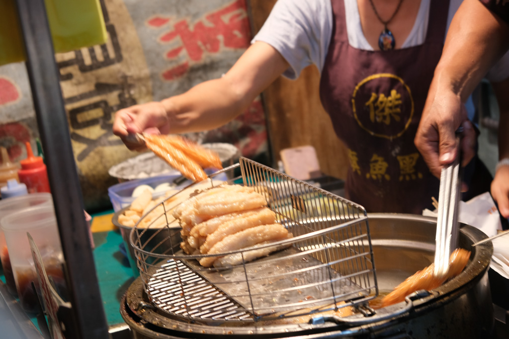 台南花園夜市美食, 花園夜市, 台南花園夜市營業時間, 花園夜市必吃, 花園夜市滷味, 旗魚黑輪, 海鮮粥, 蚵仔煎