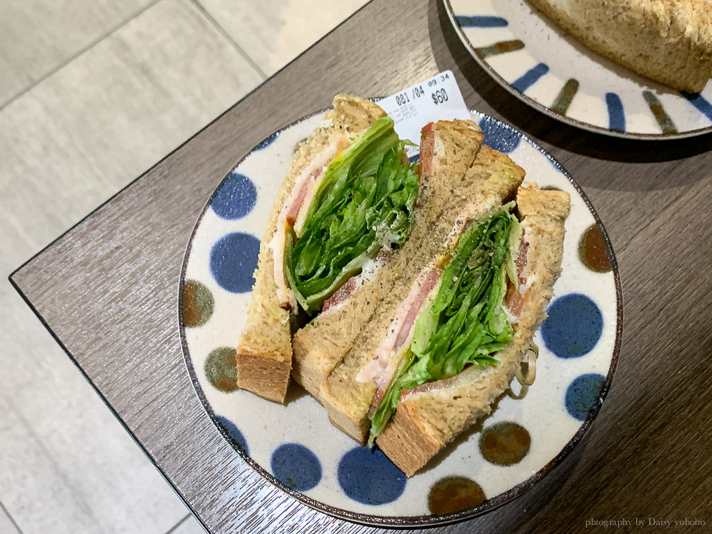 波哥茶飲 台南勝利店，沒想到飲料店內的鮪魚蛋沙拉三明治這麼好吃！