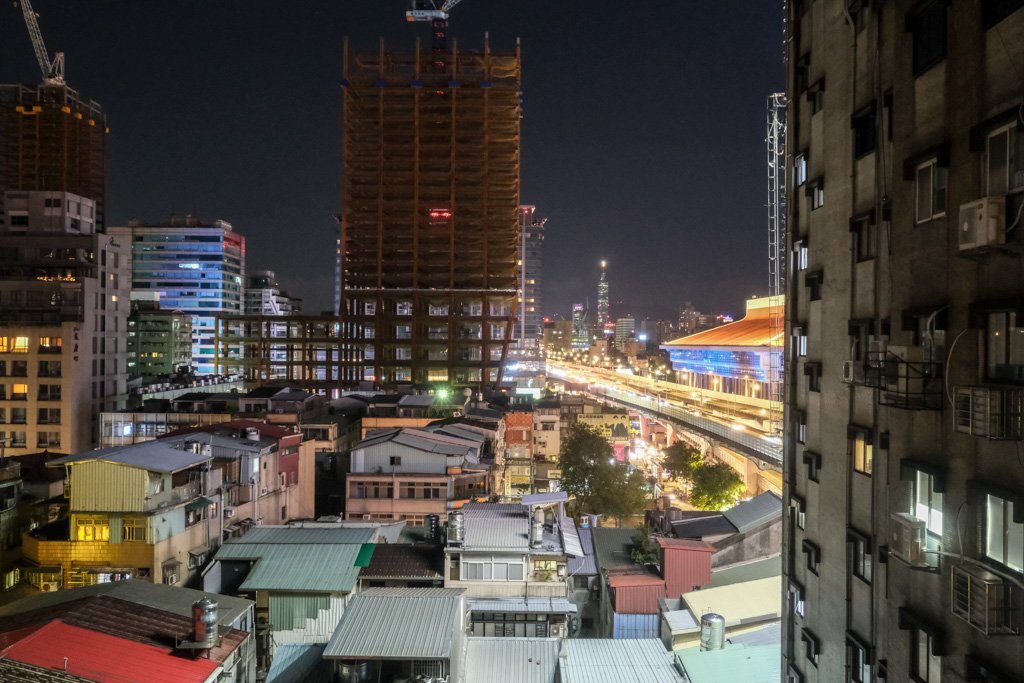 公寓十樓, Apartment 10F, 住宿心得, 台北車站青年旅館, 公寓10F早餐, 無印風青旅