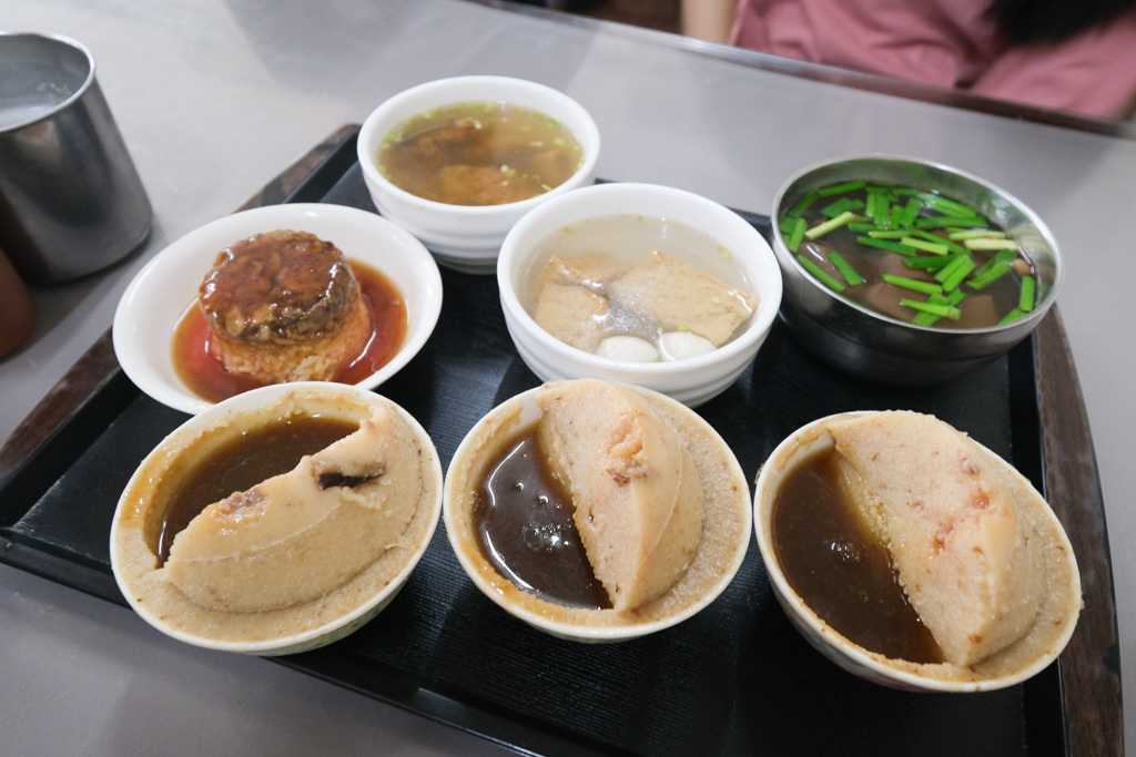華南碗粿, 公明路華南碗粿, 筒仔米糕, 嘉義小吃, 東市場美食, 嘉義早餐, 肉骨酥湯