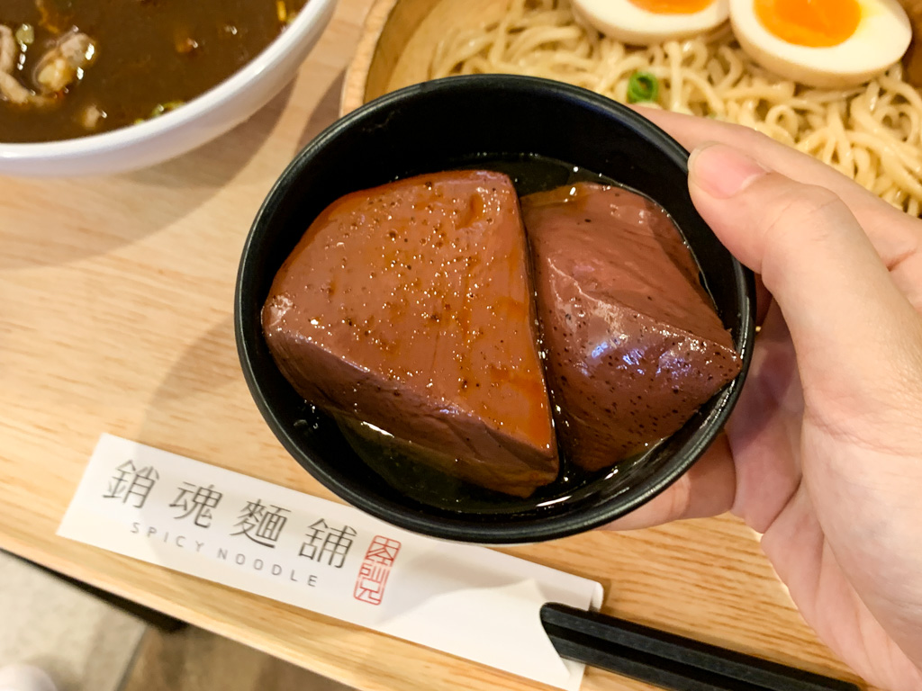 大師兄銷魂麵舖, 台南新光三越美食, 台南大師兄銷魂麵館, 麻辣鴨血, 麻辣牛肉湯, 銷魂拌麵