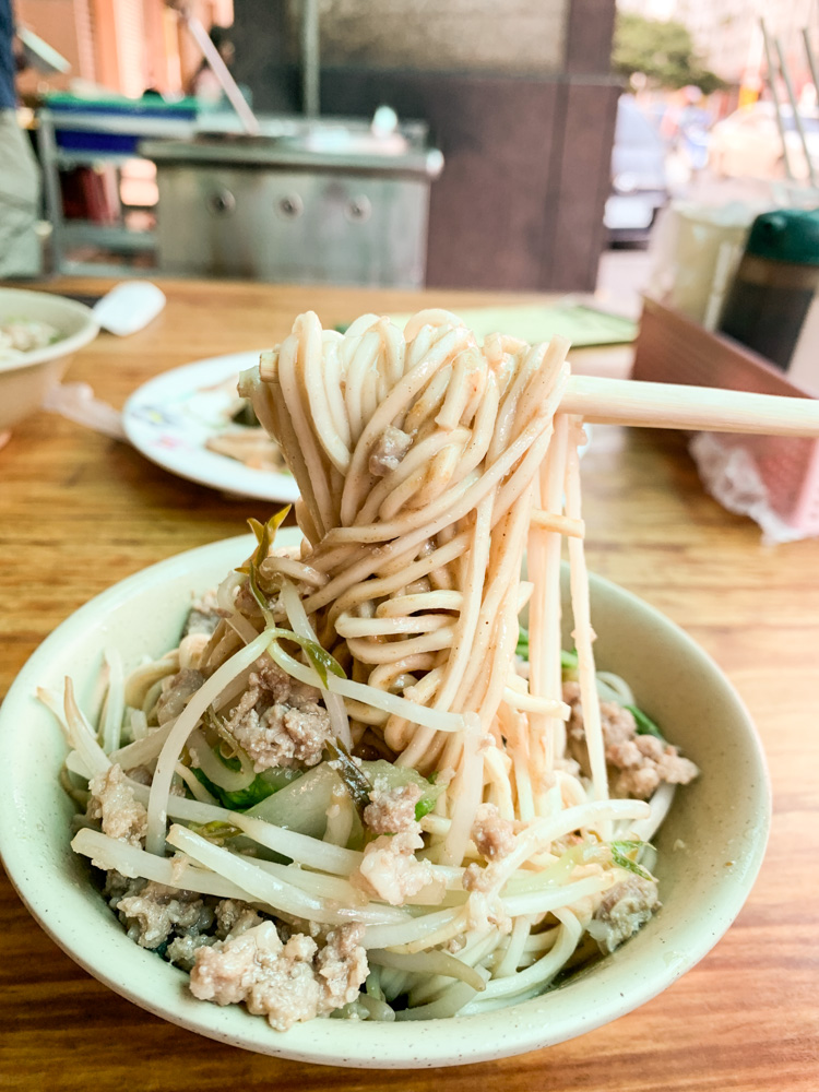 香圃麵店, 古早味麵店, 滷味, 白豆干, 食尚玩家, 台南小吃, 台南麵店, 麻醬麵, 台南老店