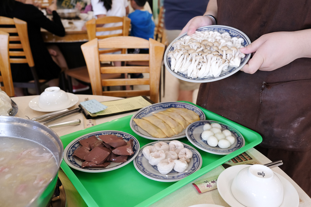 東北酸白菜火煱, 台南中西區, 酸菜白肉鍋, 台南美食, 台南火鍋, 東北酸菜白肉鍋菜單，五妃街美食