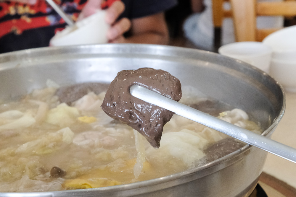 東北酸白菜火煱, 台南中西區, 酸菜白肉鍋, 台南美食, 台南火鍋, 東北酸菜白肉鍋菜單，五妃街美食