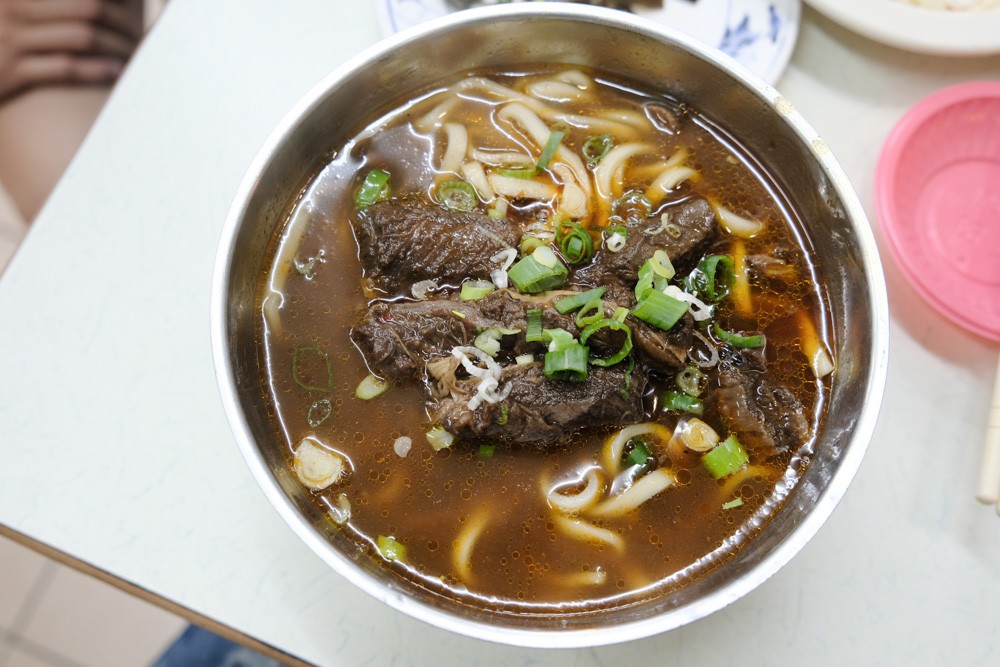 [食記] 台南 中西區 老唐牛肉麵，小菜超貴