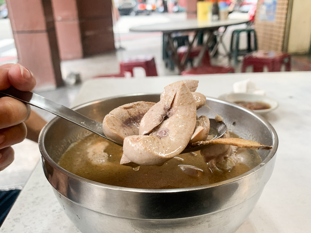 馬沙炒鱔魚, 文南市場美食, 南區鱔魚意麵, 台南腰只湯, 台南美食小吃, 鬧著玩, nowyouon