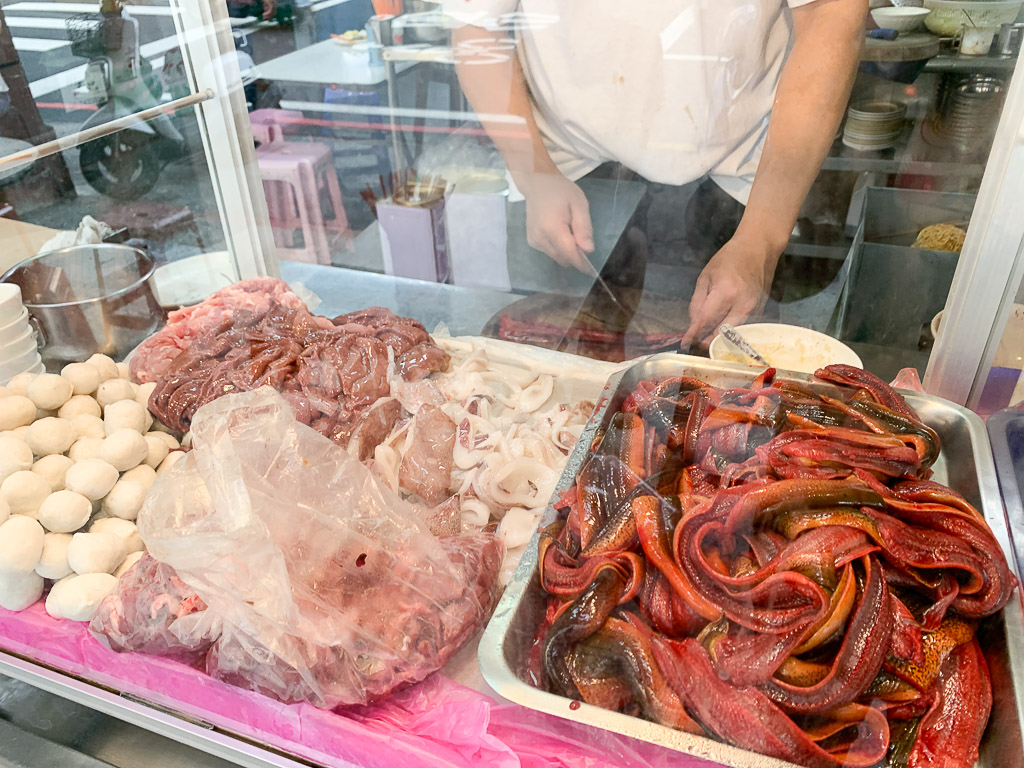 馬沙鱔魚意麵, 文南市場美食, 南區鱔魚意麵, 台南腰只湯, 台南美食小吃, 鬧著玩, nowyouon