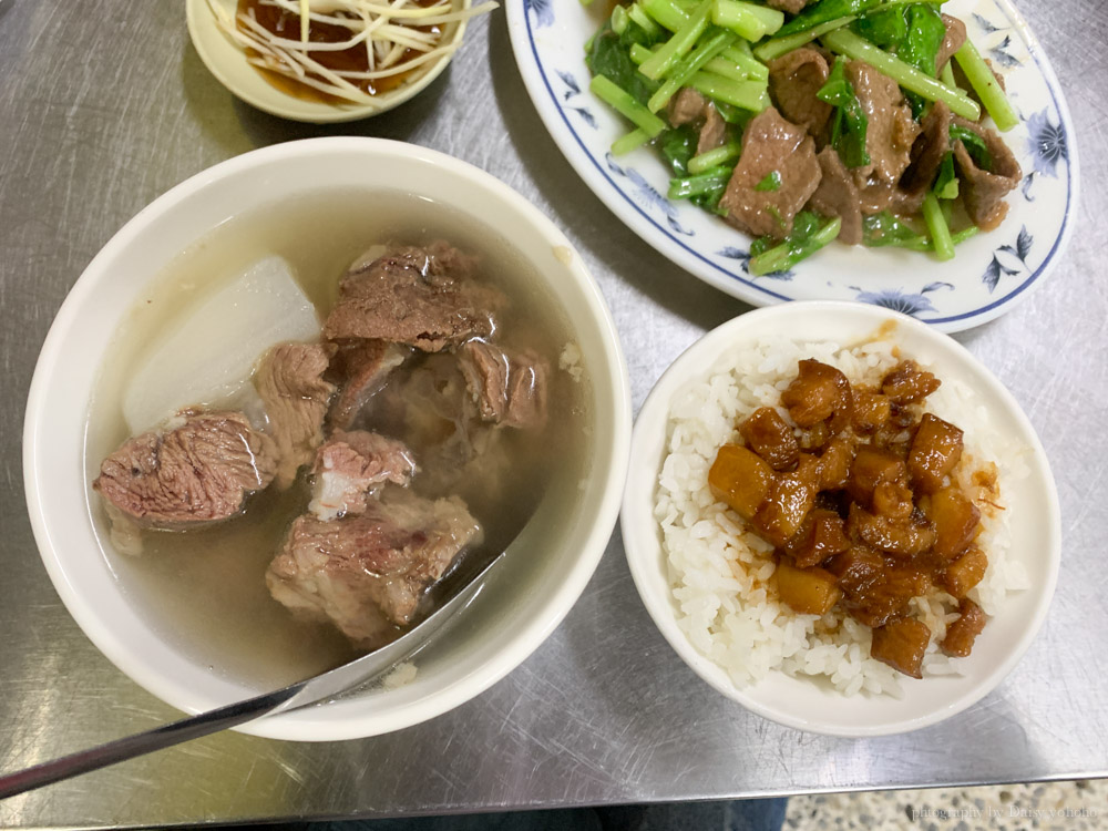 阿牛牛肉湯, 台南牛肉湯, 台南東區美食, 小東路美食, 牛腩湯, 芥藍炒牛肉, 台南溫體牛