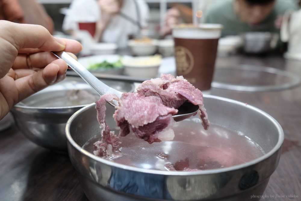 阿財牛肉湯 安平老街牛肉湯首選，現切溫體牛，在地人大推的台南牛肉湯！