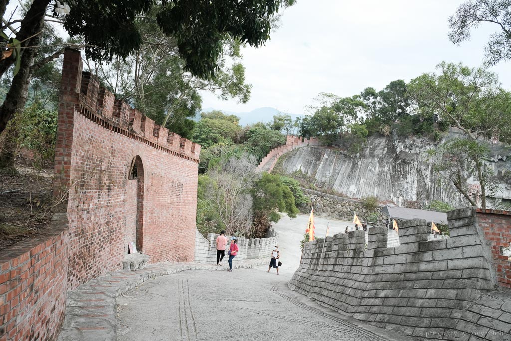 白河萬里長城古裝體驗, 萬里長城票價, 台南景點, 白河景點, 白河萬里長城門票, 台灣萬里長城文化主題館, 中國服裝. 中影文化城