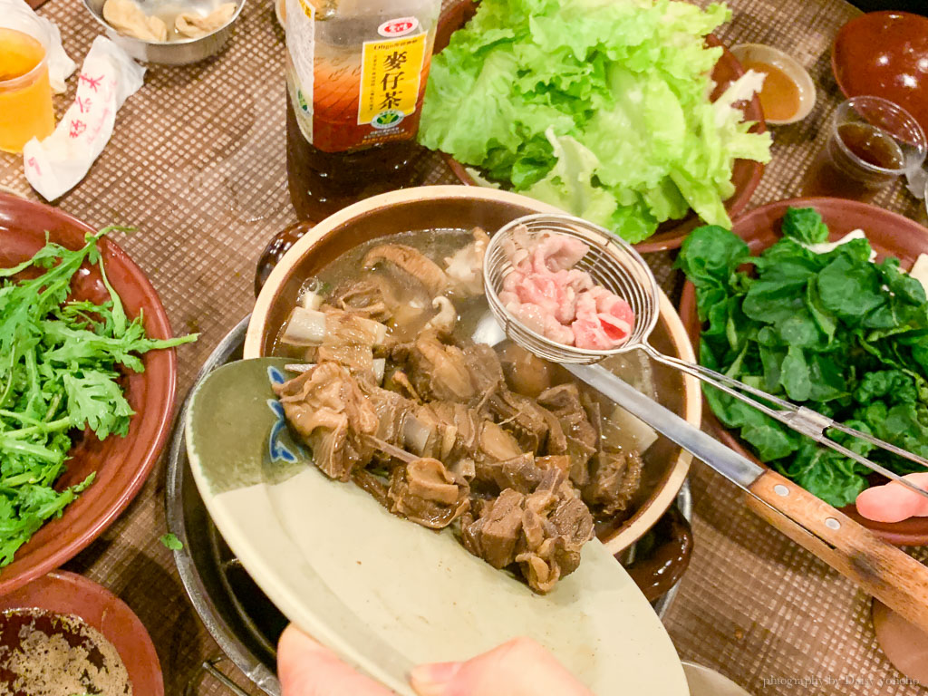 霸味羊肉爐, 嘉義羊肉爐, 嘉義美食, 嘉義進補, 霸味羊肉爐菜單, 木炭羊肉爐, 三羊開鍋