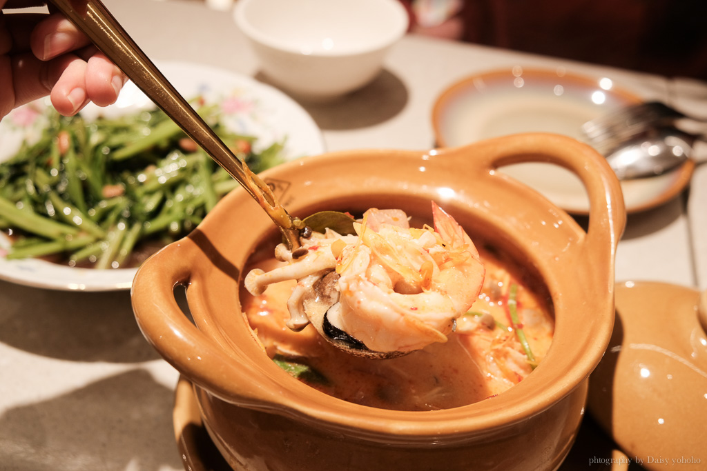 頌丹樂, 台北微風車站美食, Somtum Der, 台北米其林一星, 泰國東北料理, 平價米其林餐廳, 頌丹樂泰式料理, 台北車站美食