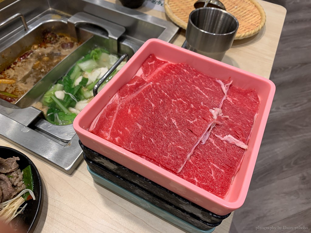 星野肉肉鍋PLUS, 南紡夢時代美食, 星野肉肉鍋南紡, 澳洲和牛吃到飽, 星野肉肉鍋菜單, 星野肉肉鍋價位, 鴛鴦升降鍋