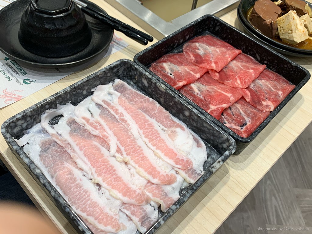 星野肉肉鍋PLUS, 南紡夢時代美食, 星野肉肉鍋南紡, 澳洲和牛吃到飽, 星野肉肉鍋菜單, 星野肉肉鍋價位, 鴛鴦升降鍋