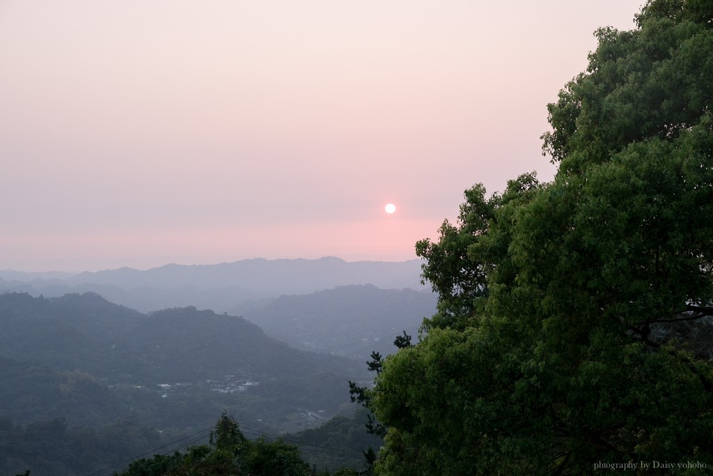 蟬說山中靜靜, 台中帳篷, 豪華帳篷, 台中住宿, 酒桶山, 情侶旅行, 一泊三食, 捕夢網, 豪華露營, 營火棉花糖, 貓咪生吐司