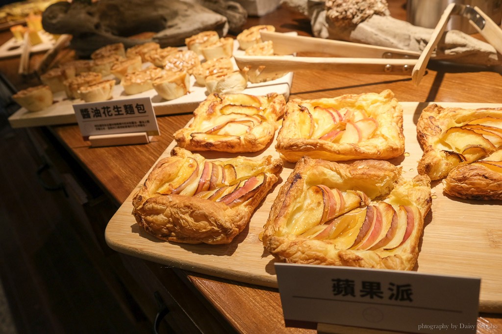 蟬說山中靜靜, 台中帳篷, 豪華帳篷, 台中住宿, 酒桶山, 情侶旅行, 一泊三食, 捕夢網, 豪華露營, 營火棉花糖, 貓咪生吐司