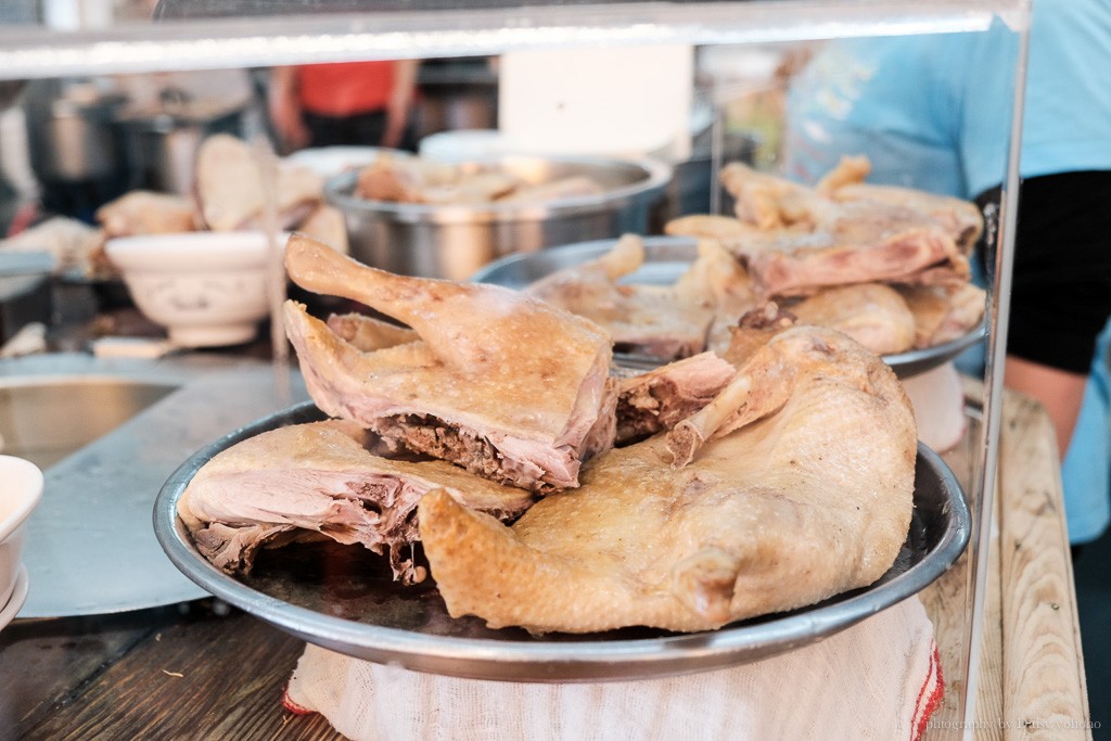 鴨肉珍肉燥飯, 鹽埕小吃, 高雄鴨肉飯, 高雄美食, 鴨肉珍菜單, 下水米血, 煙燻鴨肉, 高雄老字號小吃