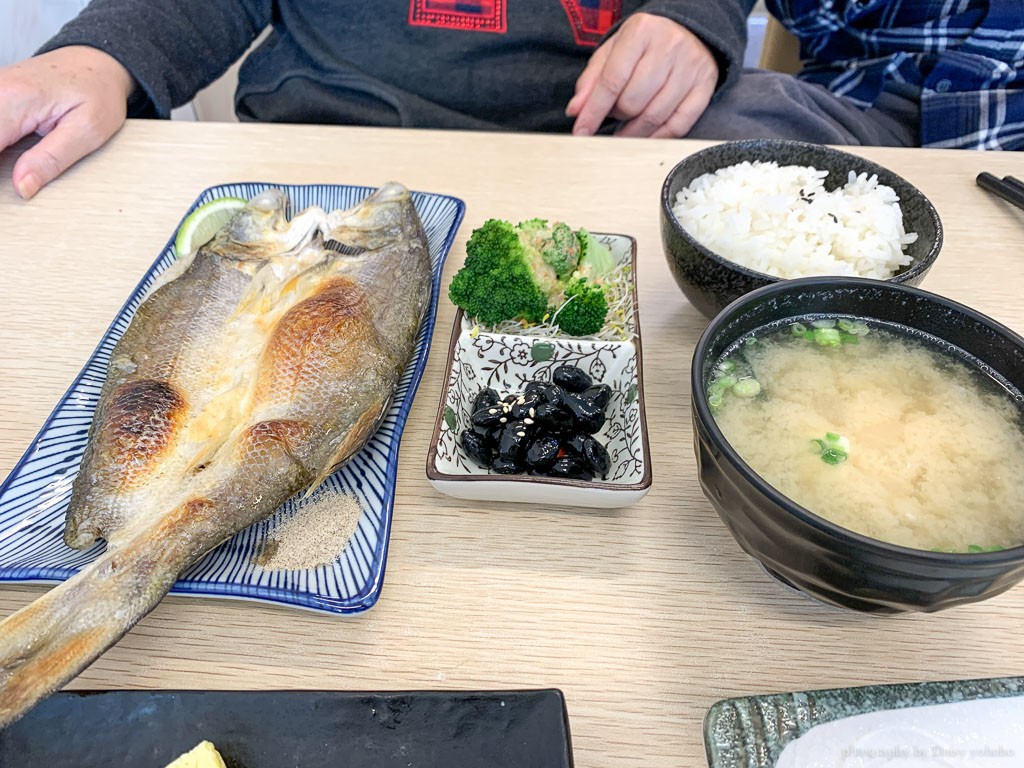 阜壽司 嘉義民雄高 C/P 值平價日式食堂，推烤魚定食，份量足又美味！
