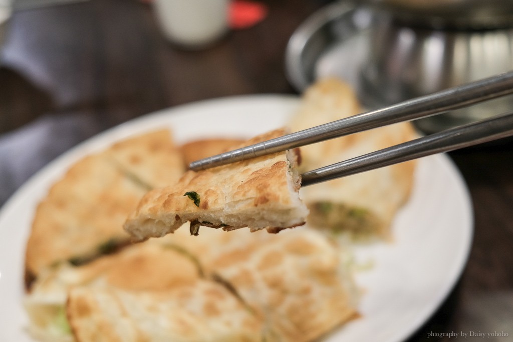 劉家酸白菜鍋, 台南酸菜白肉鍋, 裕農路美食, 台南東區美食, 台南火鍋, 台南刀削麵, 牛肉捲餅